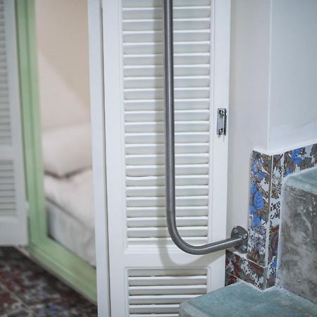 Damask Rose, Lebanese Guest House Jounieh Chambre photo
