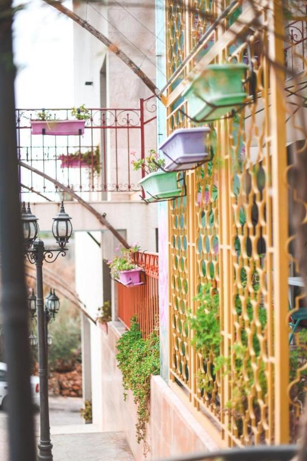 Damask Rose, Lebanese Guest House Jounieh Extérieur photo