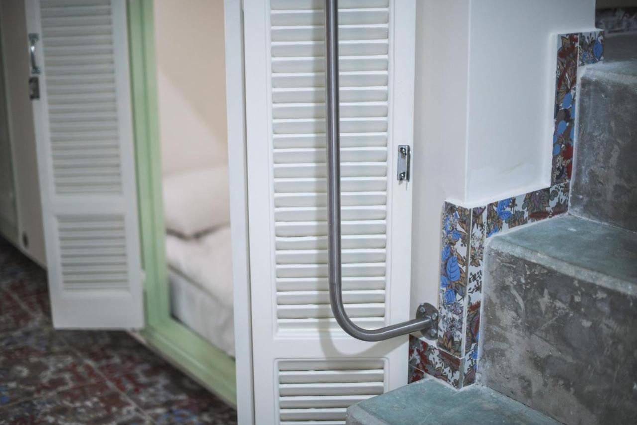 Damask Rose, Lebanese Guest House Jounieh Chambre photo