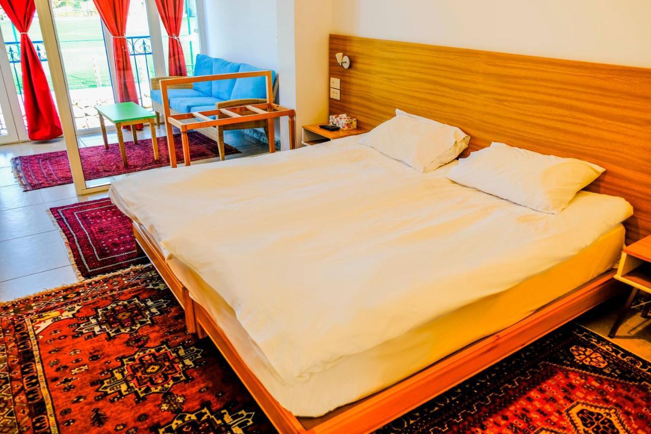 Damask Rose, Lebanese Guest House Jounieh Extérieur photo